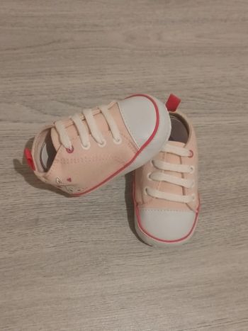 Chaussures bébé neuves