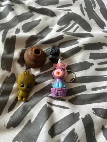 Figurines