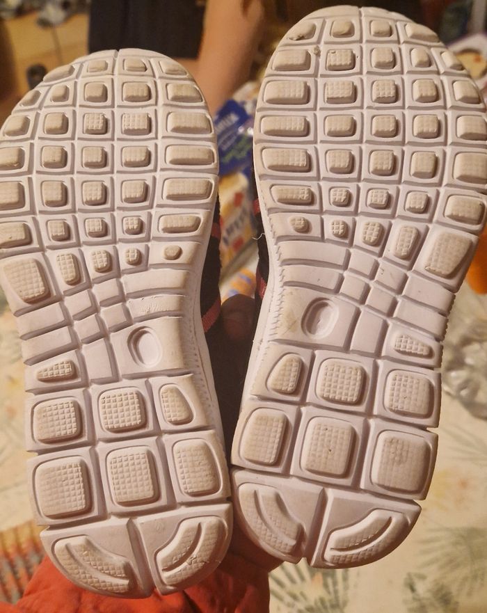 Baskets  fille noir brillante - photo numéro 2