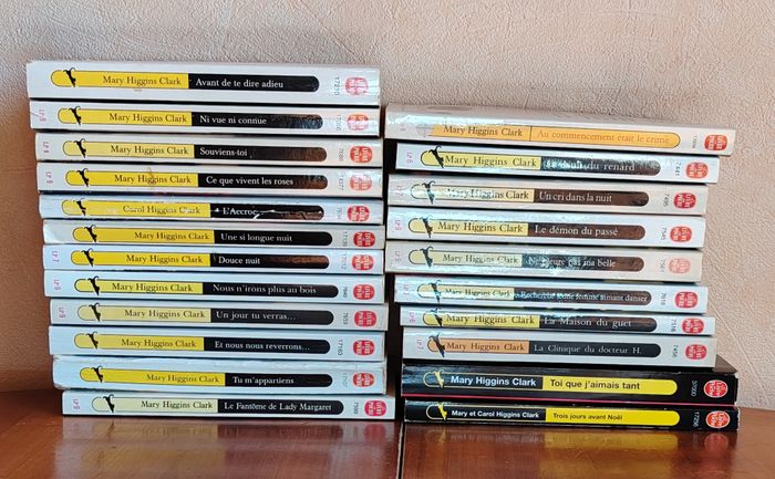 Lot de 22 livres de Mary Higgins Clark - photo numéro 2