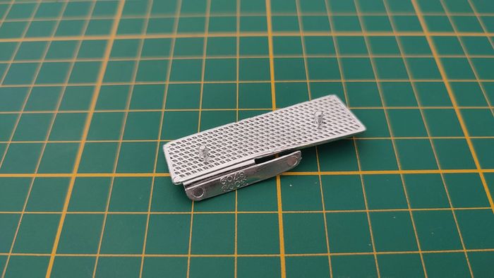 Support marche droite pièce détachée miniature Mercedes Benz SSK 1928 1/18 burago BBurago #B69 - photo numéro 2