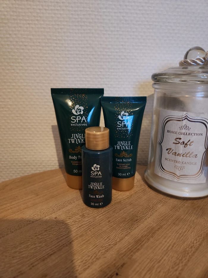 🌺Lot de 3 produits Jingle Twinkle Spa Exclusives🌺 - photo numéro 2