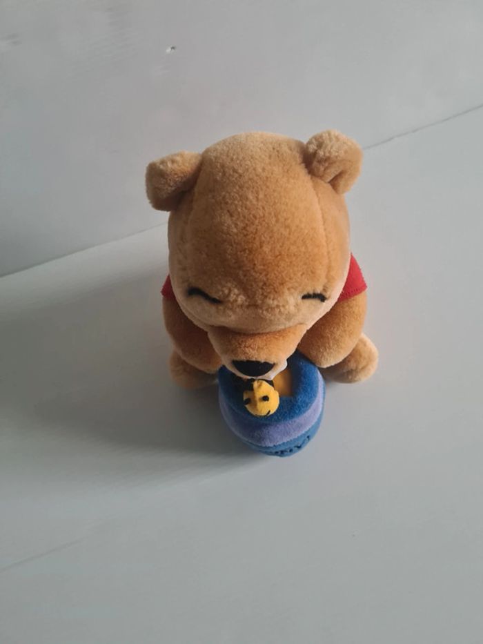 Peluche Winnie l'ourson avec son pot de miel 18cm - photo numéro 6