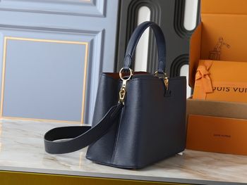 Louis Vuitton Capucines Souple M14639