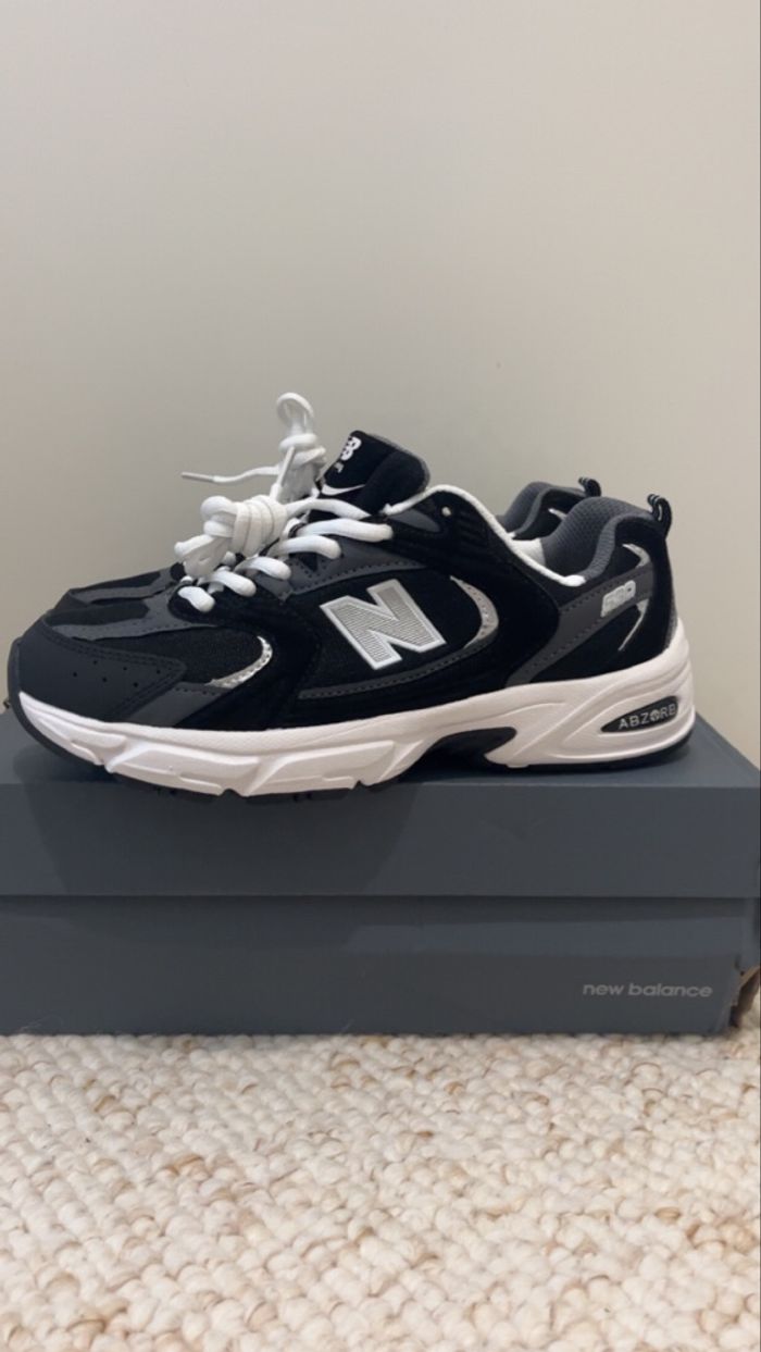 New balance BLack neuve taille 39,5 - photo numéro 3