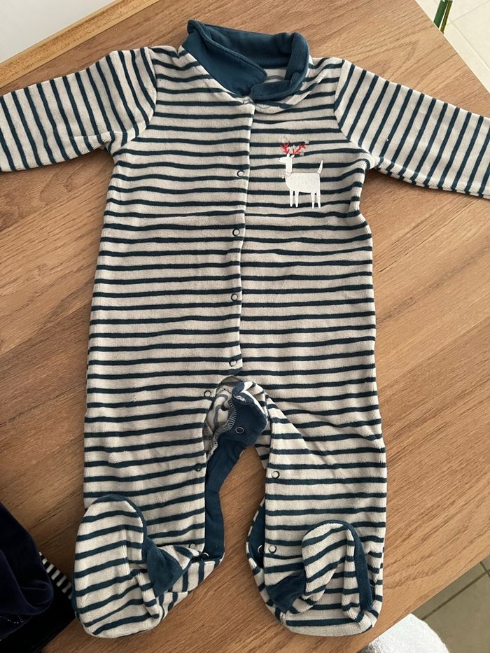 4 Pyjamas 9 mois - photo numéro 4