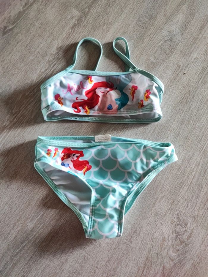 Maillot deux pièces 92/98 en excellent état disney