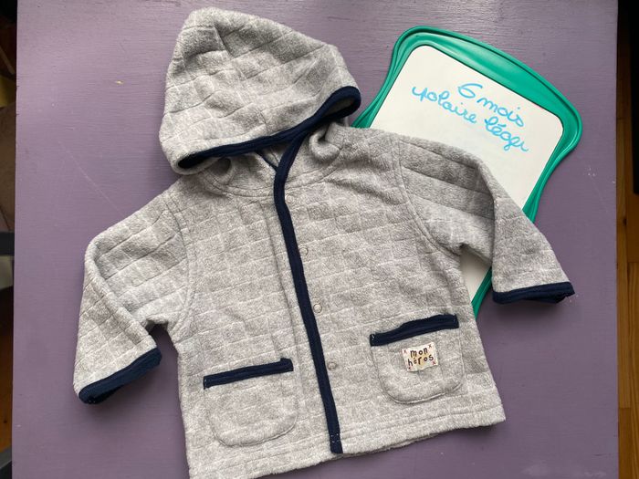 Gilet à pression gris 6 mois 67cm