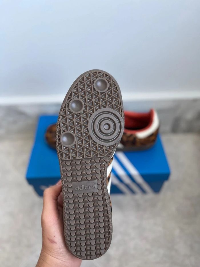 Adidas Samba OG léopard Rouge  Taille 40 - photo numéro 4