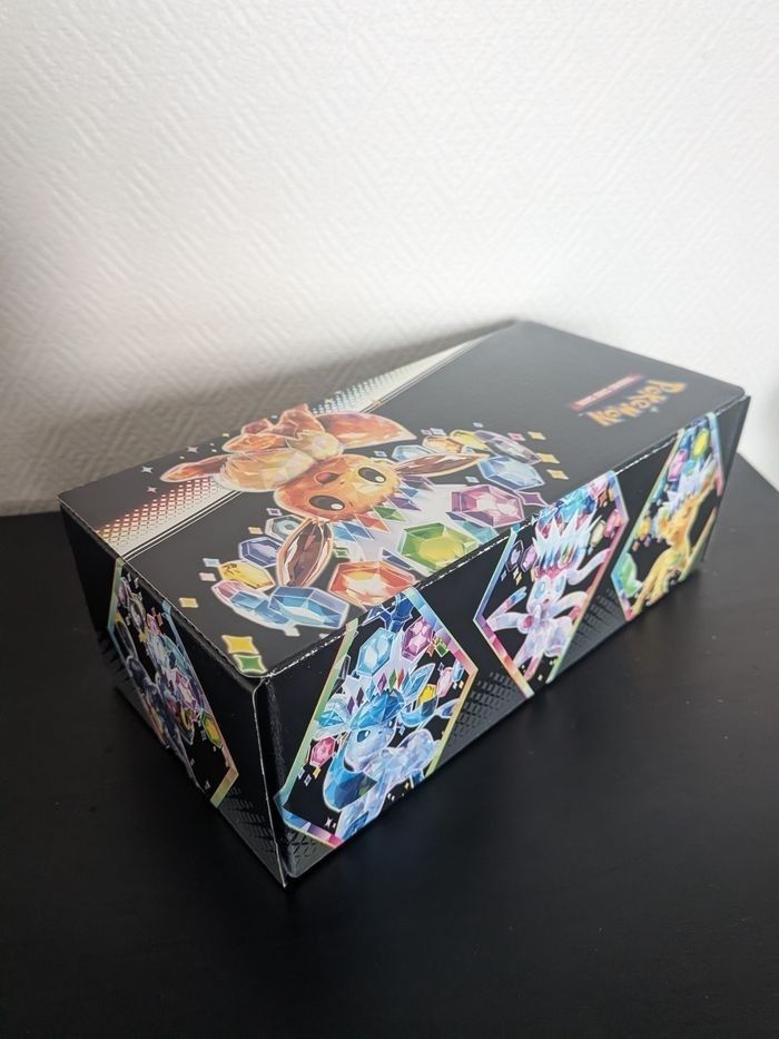 🎄 BOX POKÉMON ÉDITION SPÉCIALE NOËL — Pikachu VMAX+ 4 boosters  + goodies ! 🎁 - photo numéro 3
