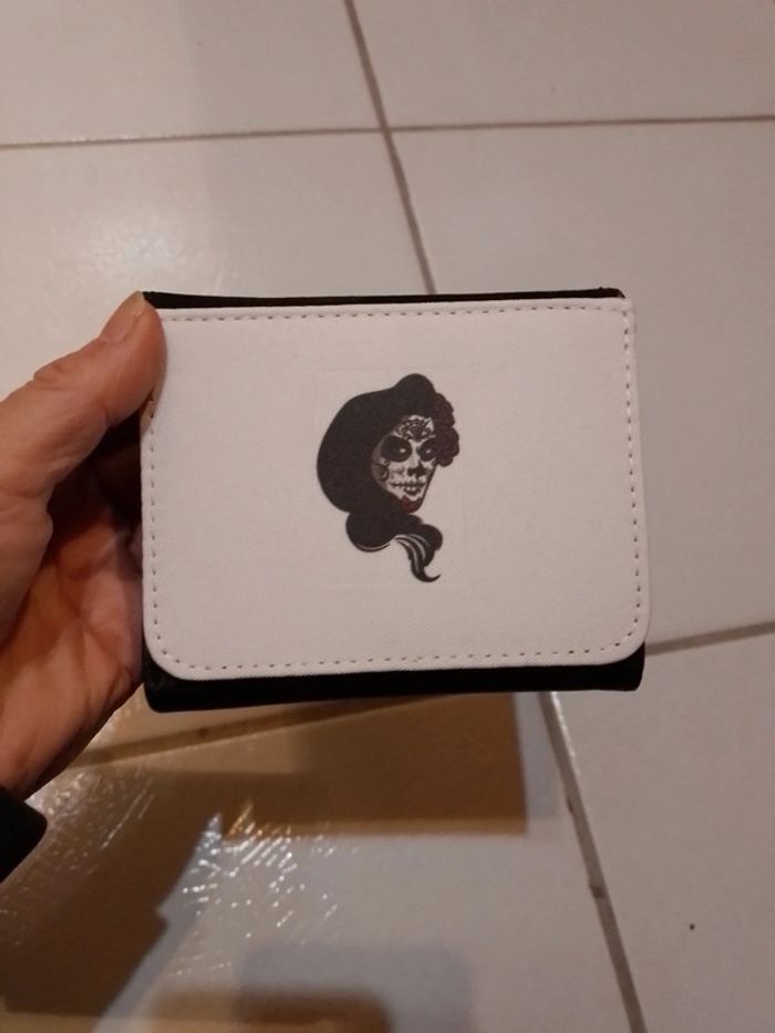 Porte feuille noir motif santa muerte
