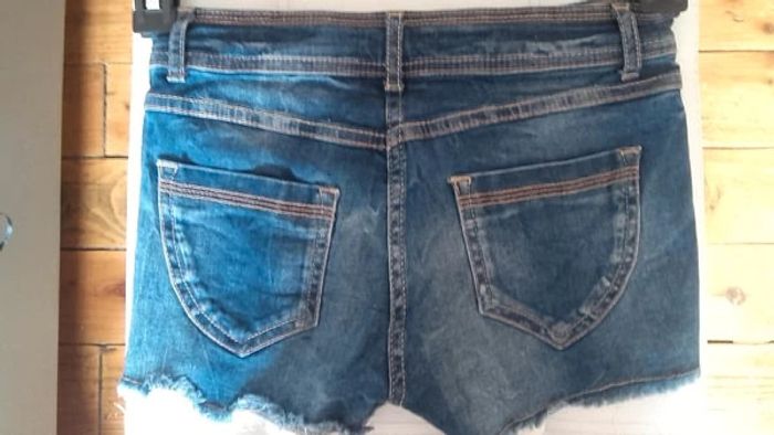 Mini short en jeans - photo numéro 3