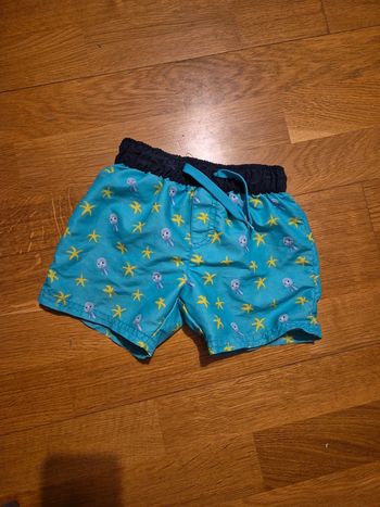 Short de bain taille 3 ans
