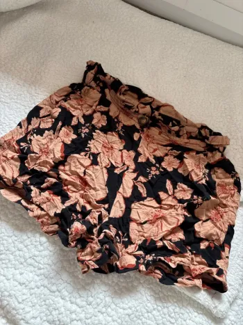 Short à fleurs pimkie taille 36/38