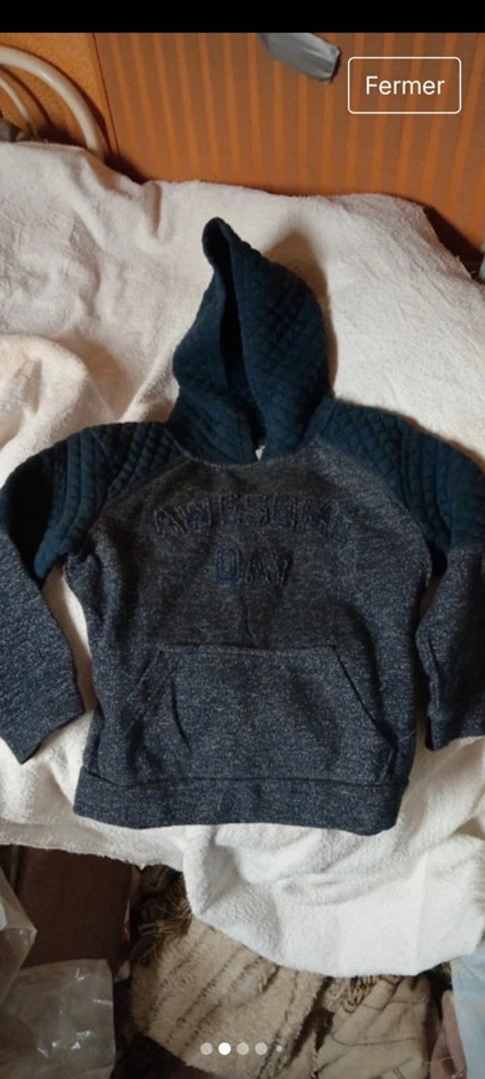 Lot de 5 articles Sweat, t shirt et chemise garçon - photo numéro 3