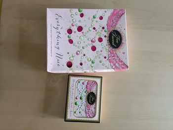 Magnifiques palettes Too Faced la grande et la petite avec sa pochette