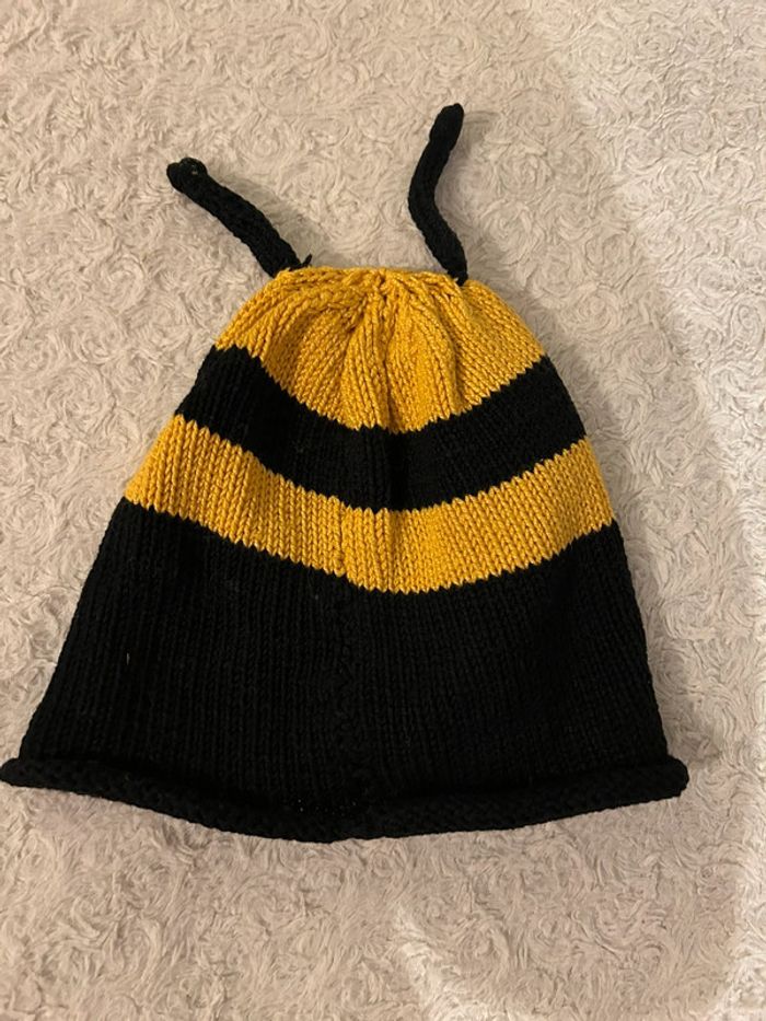 Très joli bonnet tricoté « abeille » - photo numéro 2