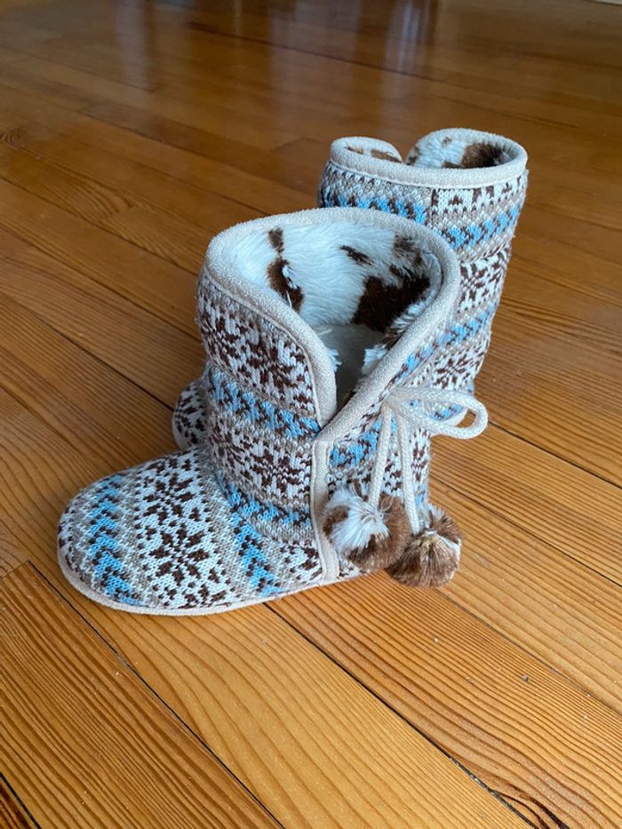 Chaussons hauts - taille 30/31 - photo numéro 2