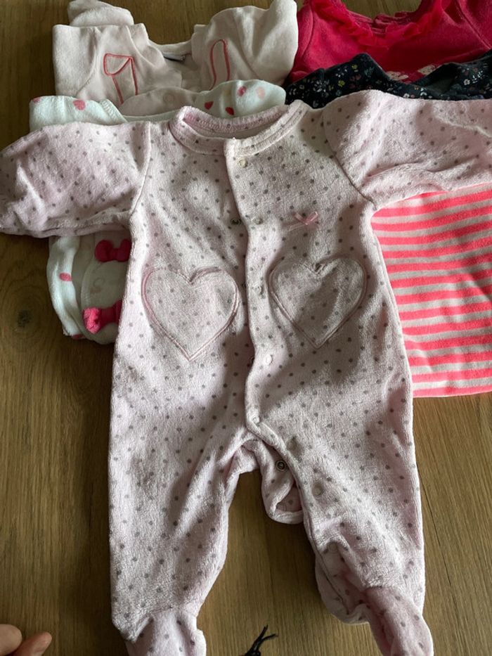 Lot 6 pyjamas - 1 mois - photo numéro 2