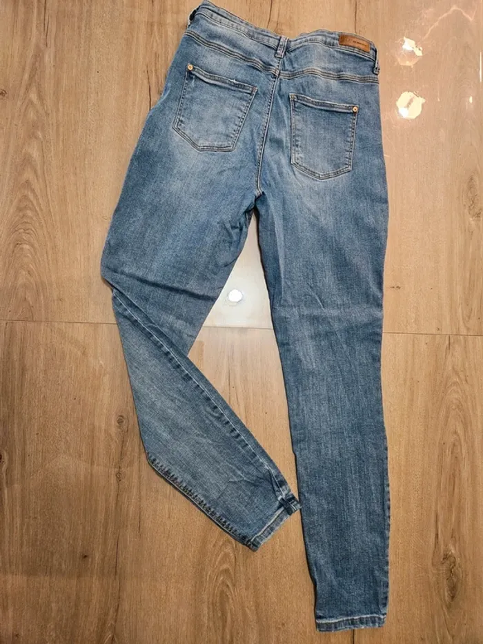 Jean déchiré 40 - photo numéro 3