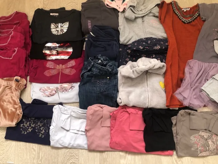Lot 26 vêtements fille 8-9 ans - photo numéro 5