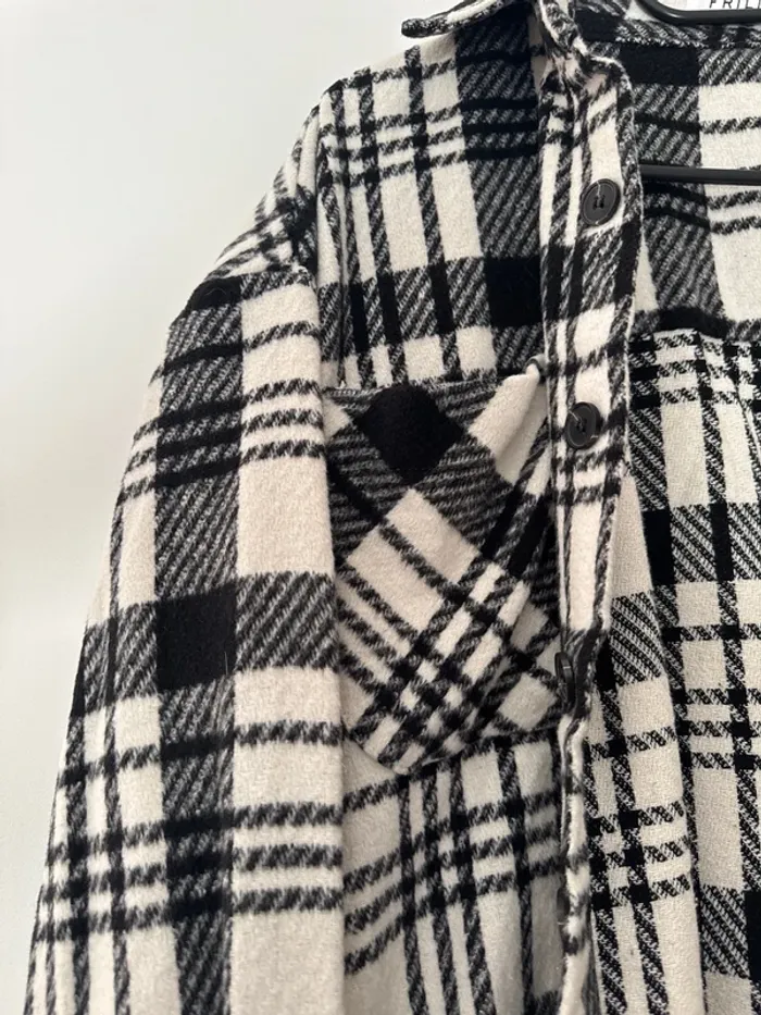 Veste à carreaux pied de poule type sur chemise - photo numéro 3