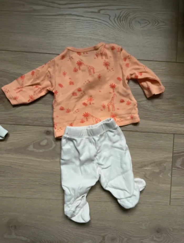 Ensembles bébé Kiabi taille 0 - photo numéro 7