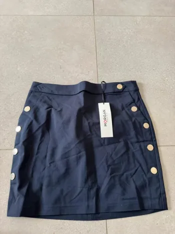 Jupe navy Morgan, neuve avec étiquette, taille 40 valeur 39€ 41*45cm