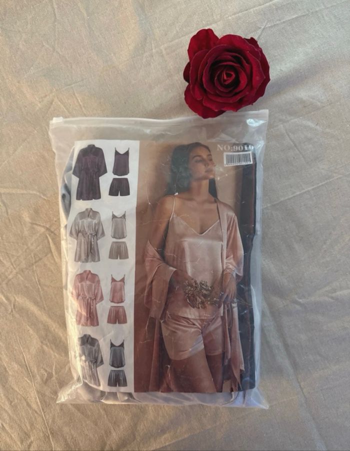 Ensemble de lingerie femme 3 pièce - photo numéro 3