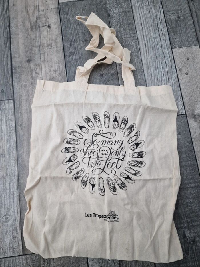 Tote bag