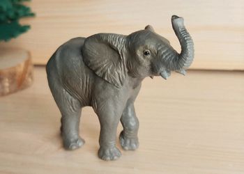 PAPO éléphanteau d'Afrique Figurine Animal de la savane