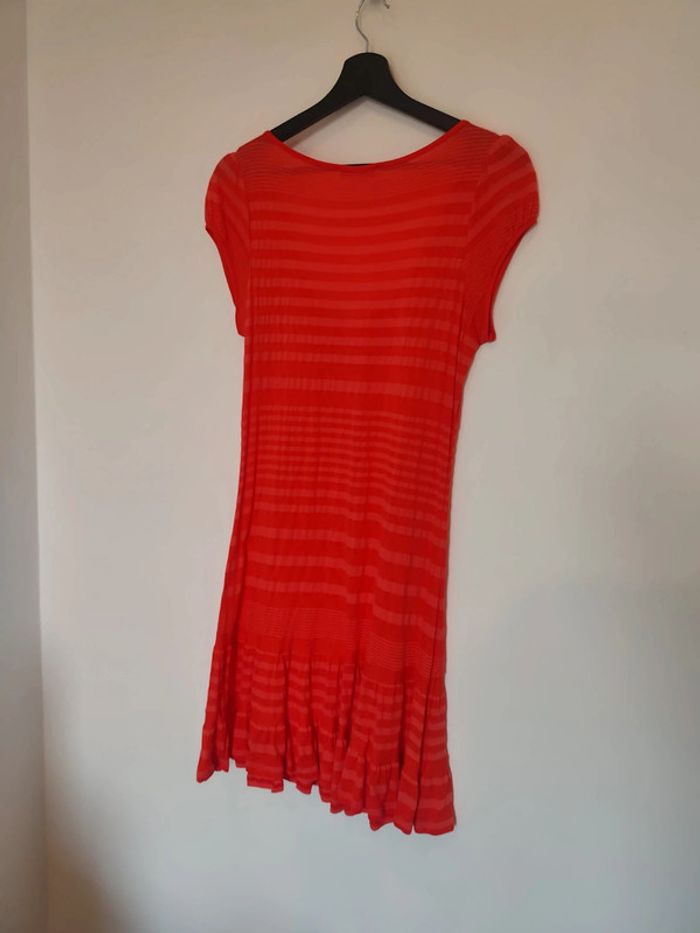 Robe Promod
orange fluide à volants - photo numéro 4