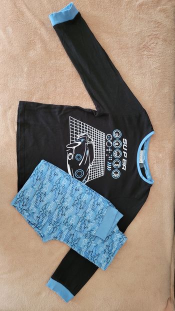 Pyjama à manches longues noir et bleu 8 ans