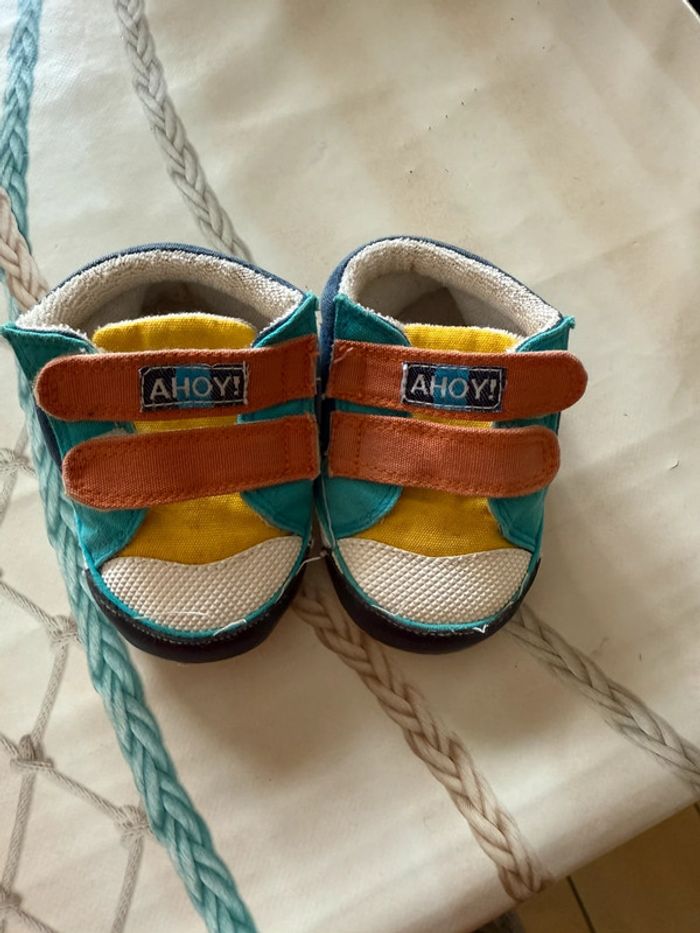 Chaussure bébé taille 20