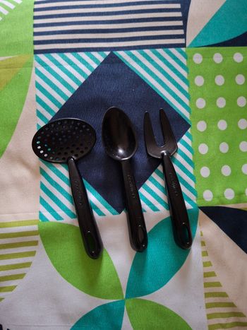 Lot ustensiles de cuisine pour dînette noir