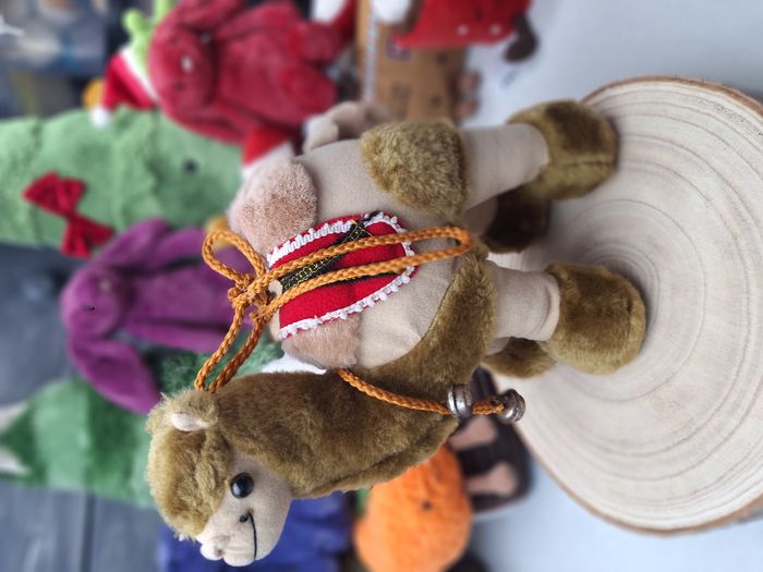 Peluche rigolote chameau dromadaire avec clochette - photo numéro 3