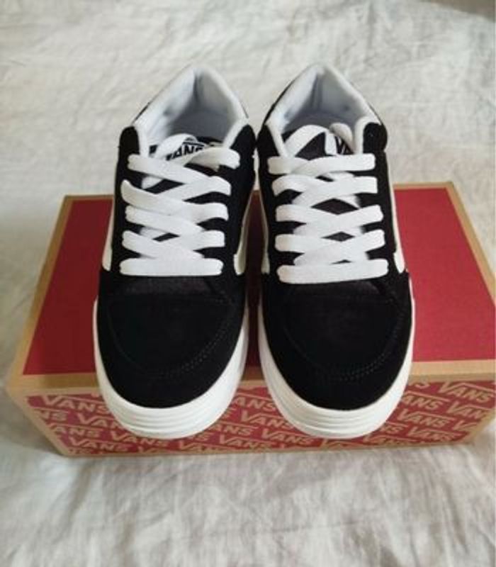 Vans Hylane Ado cuir suédé noir – Neuf avec boîte – Taille 37 - photo numéro 2