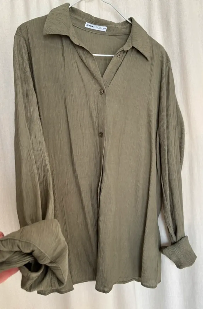 Chemise kaki effet plissé bershka taille L - photo numéro 2