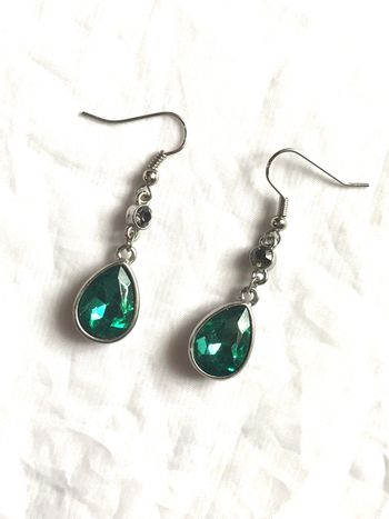 Boucles Oreilles Pendantes Goutte Verte Facettes Pierre Blanche Bijoux Argentés Fantaisies Femmes