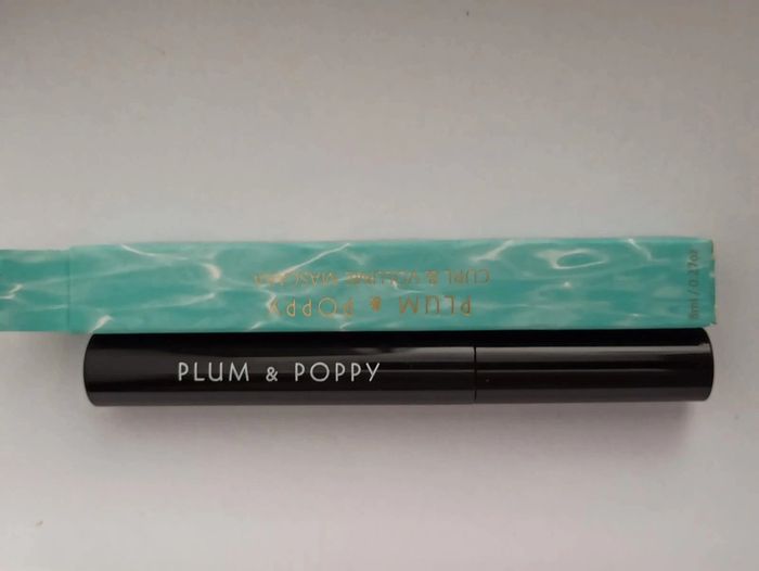 Mascara noir waterproof volume - Plum & poppy - photo numéro 2