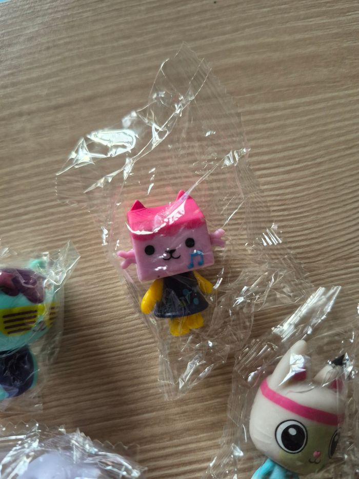 4 Figurine gabby et la maison magique gabby chat - photo numéro 3