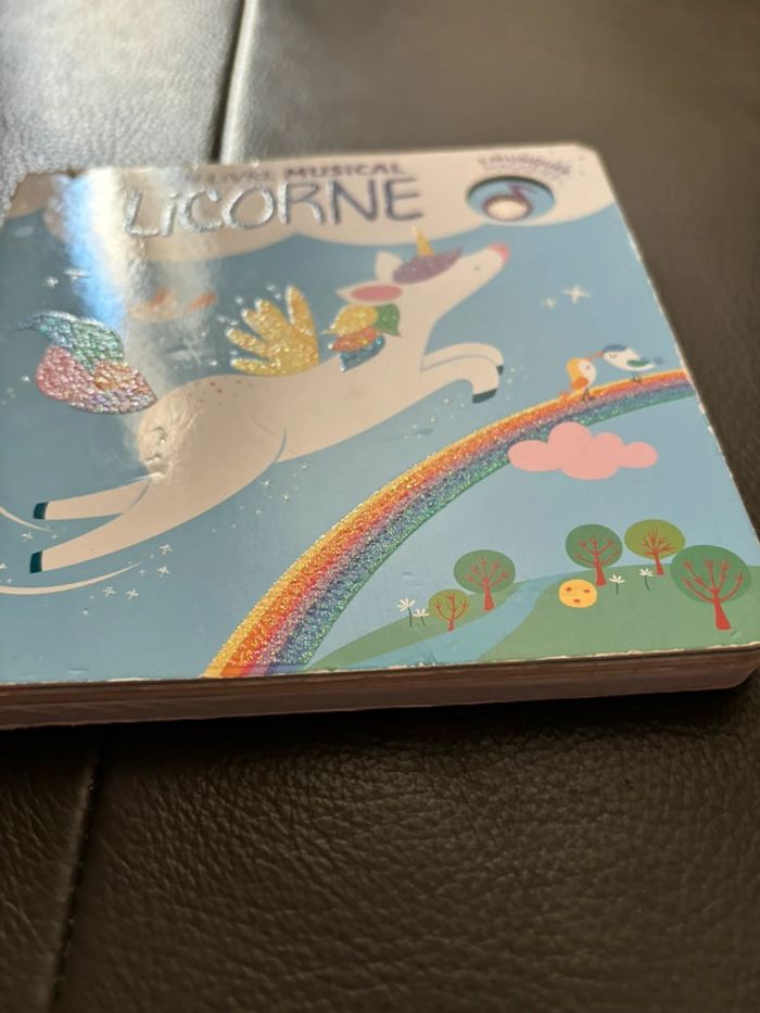 Livre musical licorne - photo numéro 2