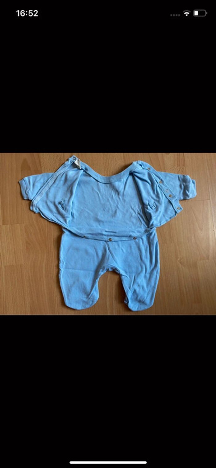 Gros lot de pyjamas/grenouillères d’été T. 1 mois/54 cm garçon TBE - photo numéro 18