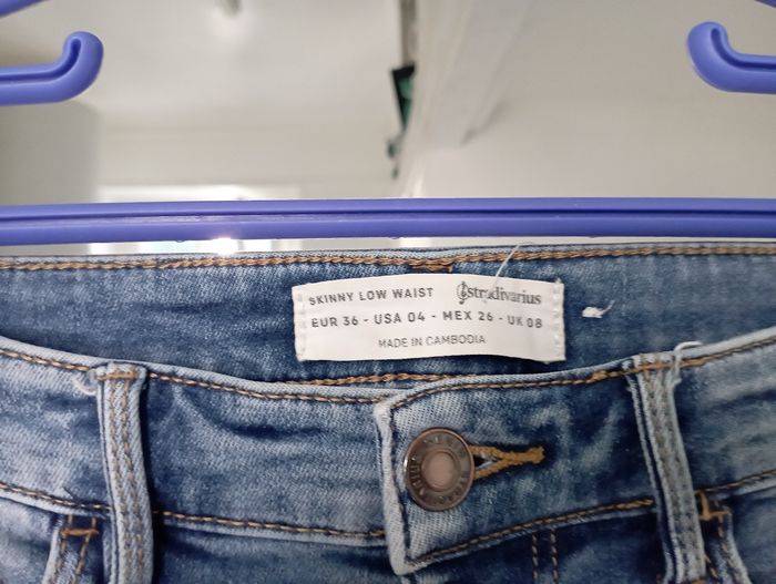 Lot  deux jeans  stradivarius taille 36 - photo numéro 9