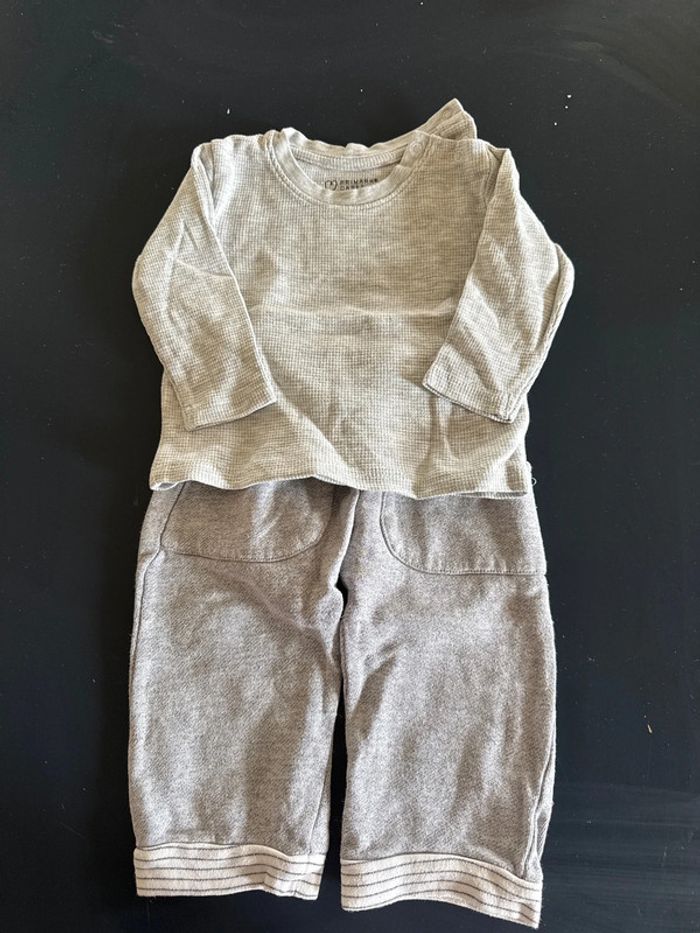 Pull et pantalon gris taille 9 mois 74 cm