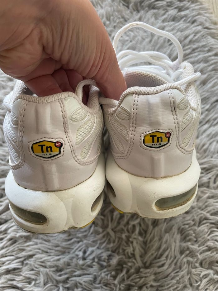 Baskets Nike tn blanches et rose clair - 36.5 - photo numéro 3