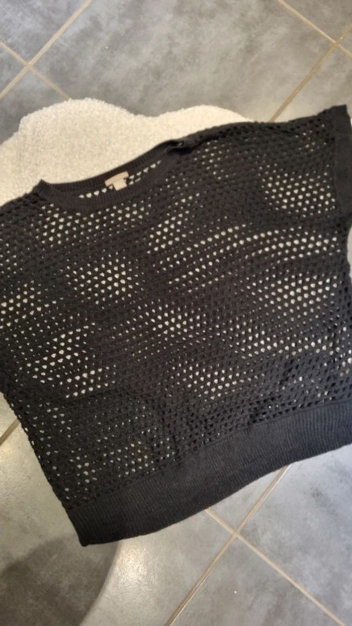 Pull haut tee shirt 3 XL noir ajouré  état neuf HM - photo numéro 2