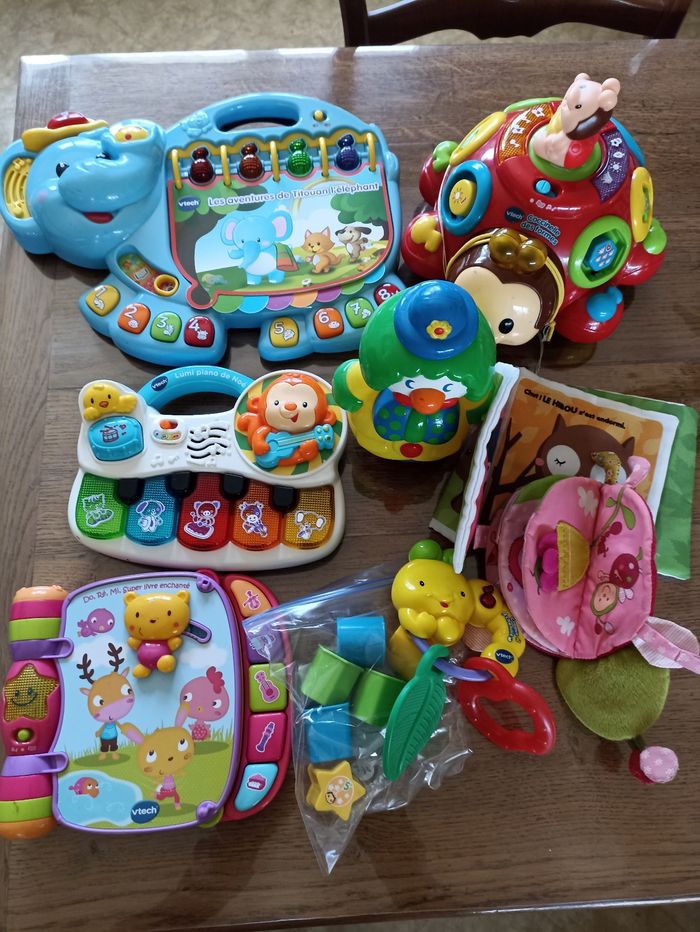 Lot de jouets d'éveil