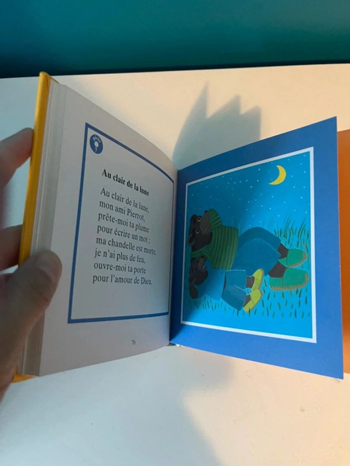 Livre chansons et comptines de petit ours brun sans le CD - photo numéro 4