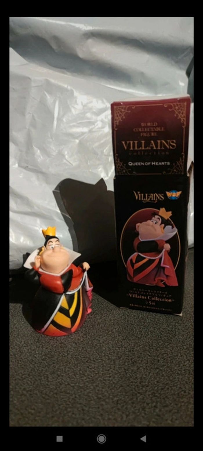 Figurine la reine de coeur vilains Disney